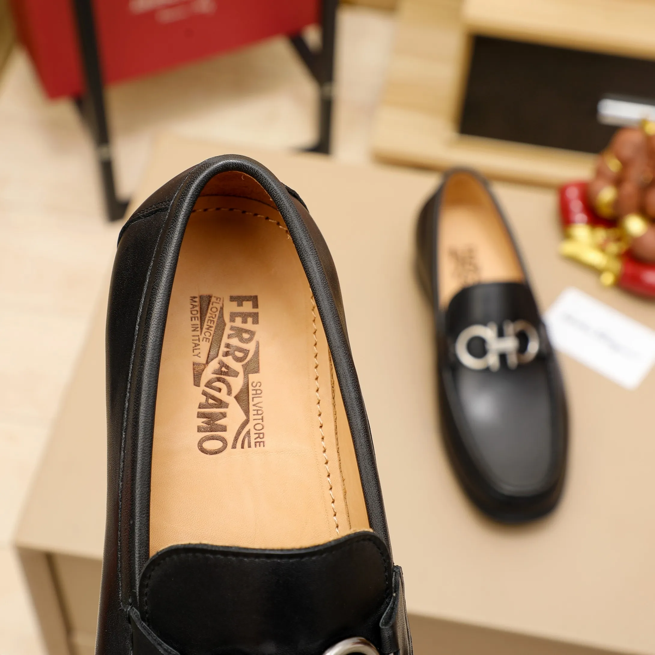 Men's clothing and shoes 💰460 🔥Ferragamo's new men's casual slip-on shoes🇨🇳Official website original 1:1 mold opening, original quality💯Fine workmanship, high-end luxury☘The upper is made of imported Italian first-layer cowhide🌴Luxury🐂leather lining🍓Rubber wear-resistant and non-slip outsole, breathable and comfortable to wear🍍The first choice for high-end men, black, size 38-45